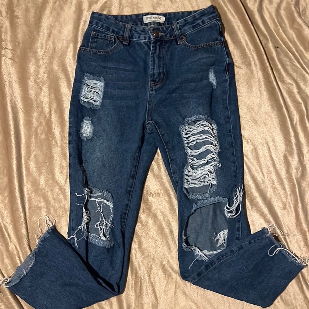 Great smoky Los Angles ripped mom jeans